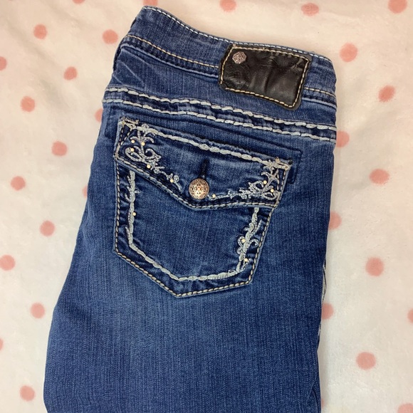 Silver Jeans | Skinny Mid Rise Aiko Jeans Pearl Embellished - Picture 3 of 9
